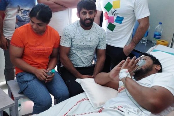 भीम आर्मी चीफ पर हमले में कार को पुलिस ने किया बरामद, 3 संदिग्ध हिरासत में, समर्थकों की Z कैटेगरी सुरक्षा की मांग, बजरंग-साक्षी मिलने पहुंचे