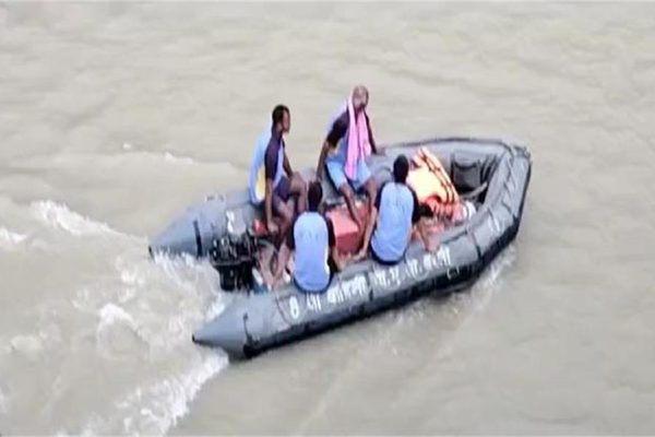 शाहजहांपुर में पत्नी की बेवफाई सहन न कर सका पति, बेटे संग नदी में लगा दी छलांग,मौत