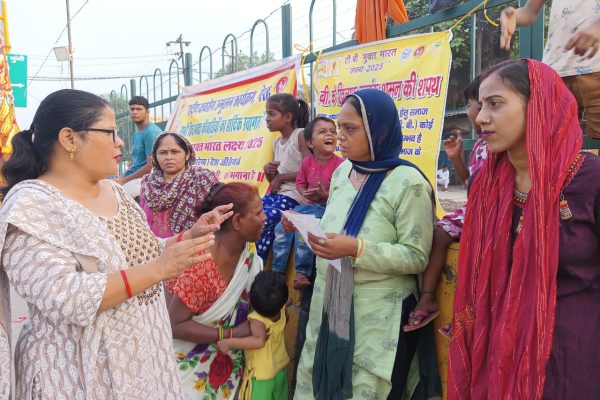 कांवड़ शिविरों में टीबी के प्रति स्वास्थ्य विभाग ने किया जागरूक