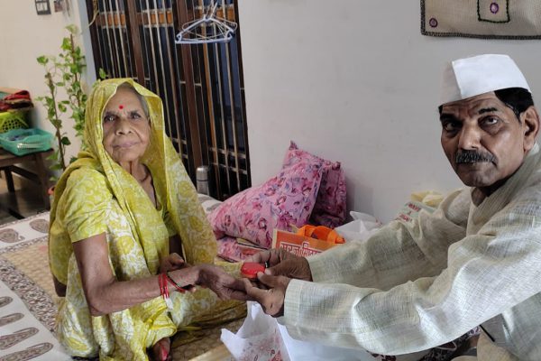 बहन रामवेटी ने भाई हामिद अली खान राजपूत को 28वीं बार बाँधी राखी