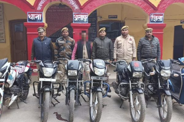 बदायूं में चोरी के सात वाहनों के साथ एक चोर गिरफ्तार, एक फरार