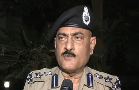 मुर्शिदाबाद में हिंसा के बाद तनाव बरकरार, बीएसएफ की 9 कंपनियां तैनात, फ्लैग मार्च जारी,डीआईजी बोले…
