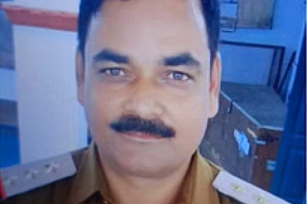 प्रयागराज में गूंजा गोली का शोर! वाराणसी क्राइम ब्रांच के इंस्पेक्टर ने घर में खुदकुशी कर मचाया हड़कंप