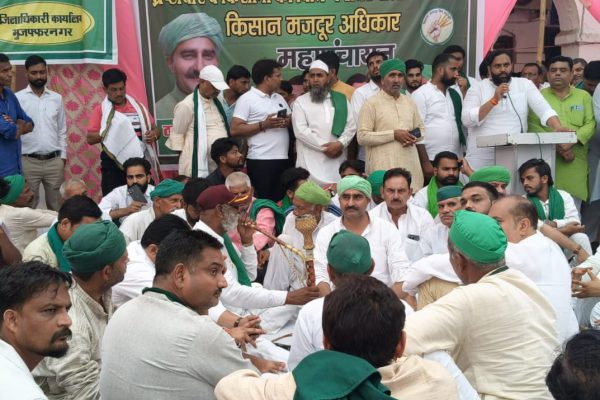मुज़फ्फरनगर में किसान मजदूर संगठन की महापंचायत में फैसला-धरना रहेगा अनिश्चितकालीन, राष्ट्रीय अध्यक्ष भूख हड़ताल पर डटे