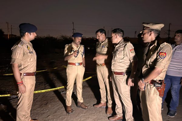 वाराणसी पुलिस मुठभेड़ में शातिर टप्पेबाज घायल, तीन बदमाश गिरफ्तार