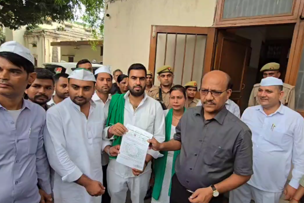 मुजफ्फरनगर में किसान यूनियन ने रोहना बिजली घर में ट्यूबवेल कनेक्शन को लेकर सौंपा ज्ञापन, जल्द समाधान की मांग