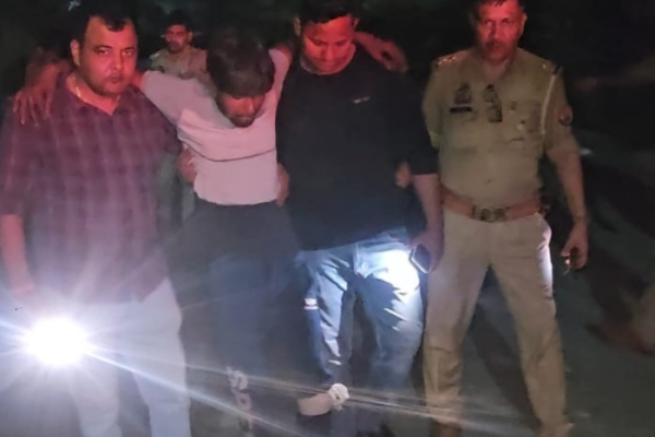 गाजियाबाद में 8 लाख की लूट, फिर फिल्मी स्टाइल मुठभेड़,5 गिरफ्तार