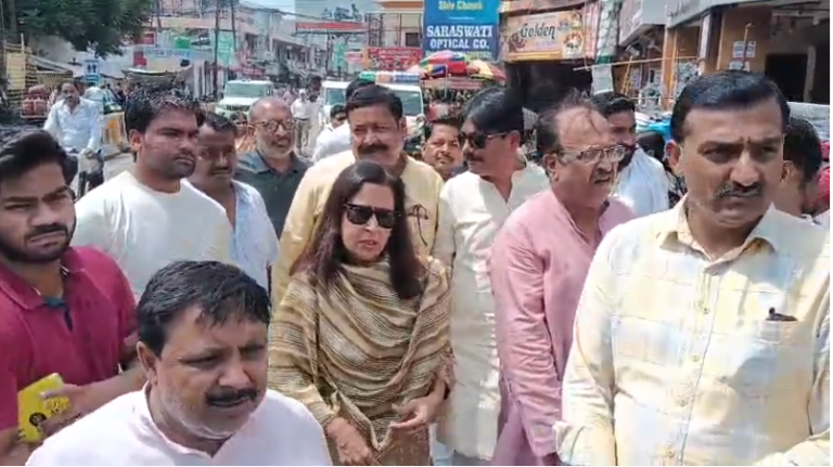 मुज़फ्फरनगर में कांवड़ मार्ग पर 39 लाख से बन रहा सीसी नाला, चेयरपर्सन ने किया औचक निरीक्षण,पीडब्ल्यूडी पर जमकर बरसीं