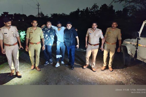 कानपुर पुलिस मुठभेड़ में शातिर वाहन चोर गिरफ्तार, दो साथी फरार; गिरोह करता था फरीदाबाद से संचालन