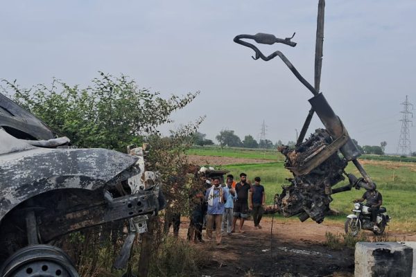 बुलंदशहर में भीषण सड़क हादसा: कार पुलिया से टकराई, आग लगने से पांच की जिंदा जलकर मौत