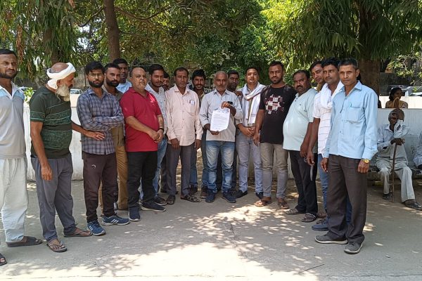 मुजफ्फरनगर में रूट निर्धारण पर ई-रिक्शा यूनियन की हुंकार, बोले- हमारी गाड़ियों को मत रोको