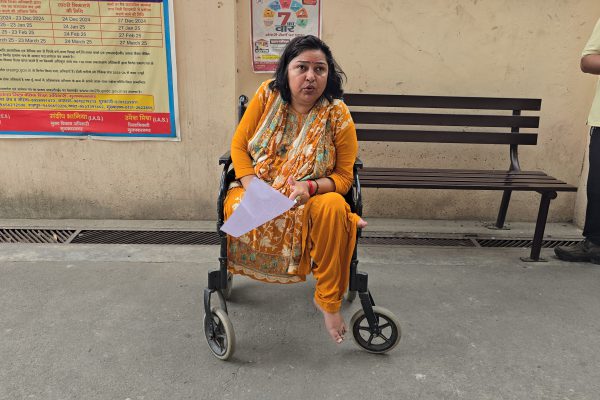 मुजफ्फरनगर में विकलांग महिला ने रास्ता बाधित करने वालों के खिलाफ की जिलाधिकारी से शिकायत, कार्रवाई की लगाई गुहार