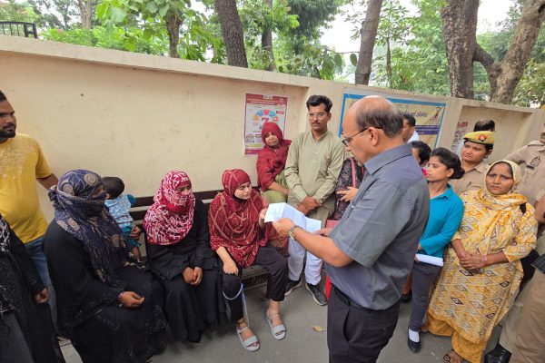 जीनत मलिक का मुजफ्फरनगर डीएम कार्यालय पर धरना, पति और ससुराल वालों पर गंभीर आरोप,भाजपा नेता का मिला समर्थन