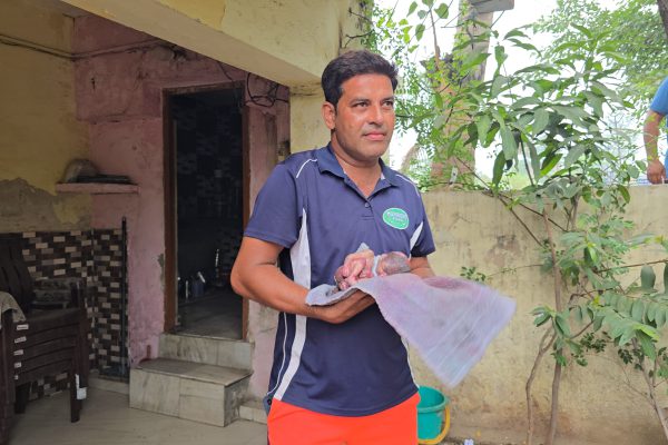 “माँ कहलाई, मगर ममता को मार आई – मुजफ्फरनगर में कूड़े के ढेर में मिली नवजात की लाश”