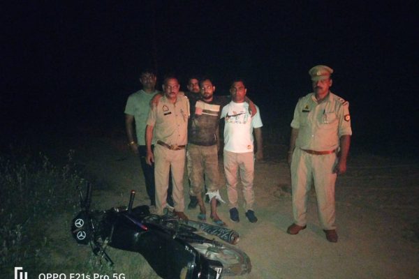 शामली में किशोरी से छेड़खानी के आरोपी को मुठभेड़ में लगी गोली, पुलिस ने किया गिरफ्तार
