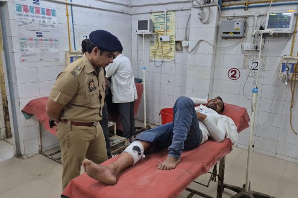जौनपुर में मुठभेड़ के बाद अंतर्जनपदीय गौ-तस्कर गिरफ्तार, पिस्टल व बाइक बरामद