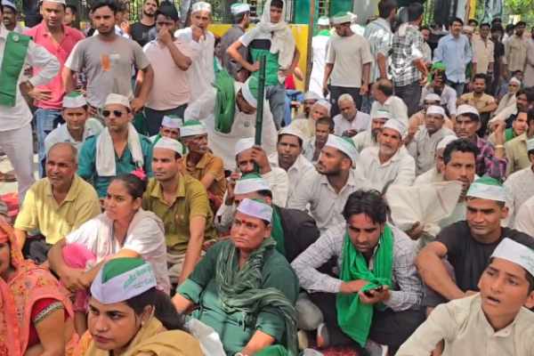 मुजफ्फरनगर में किसानों का बवाल! कलेक्ट्रेट पर महापंचायत ,लाठीचार्ज के खिलाफ अनिश्चितकालीन धरना